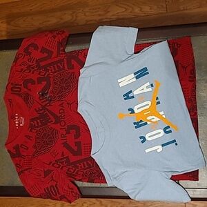 2 AIR JORDAN T-SHIRTS